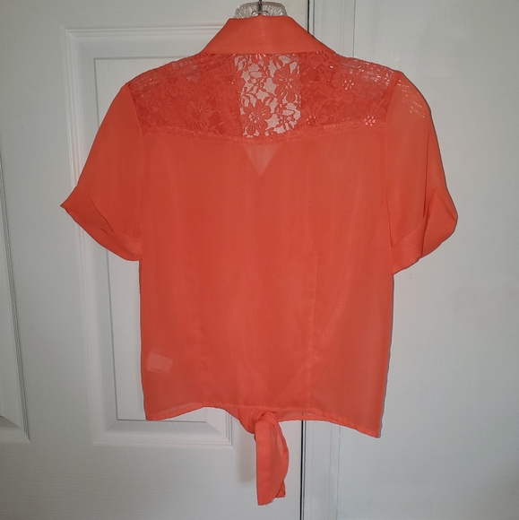 Bongo Front Tie Top - Picture 2 of 5